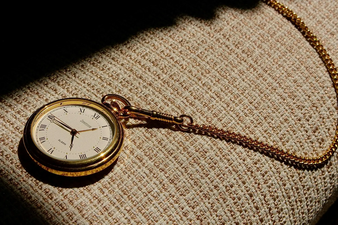How to Wear a Pocket Watch with a Modern Suit: A Style Guide