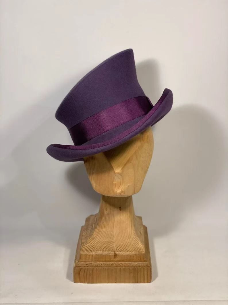 Chapeau haut-de-forme asymétrique
