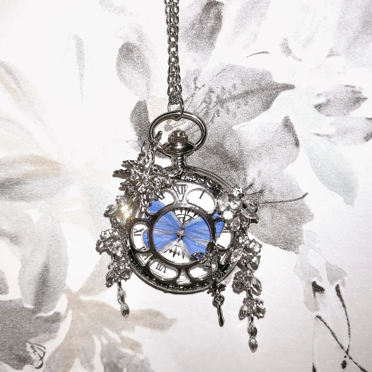 Butterfly Pocket Watch – Vintage-Inspired Keepsake with Crystal Charms