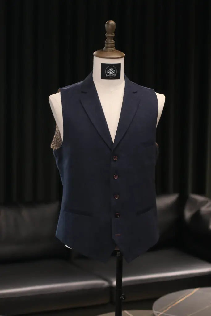 Navy Gentleman’s Three-Piece Suit – Tailored Classic Wedding Collection