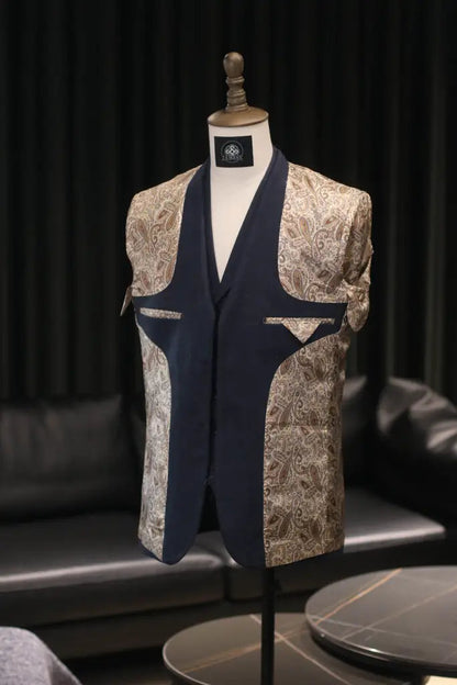 Navy Gentleman’s Three-Piece Suit – Tailored Classic Wedding Collection
