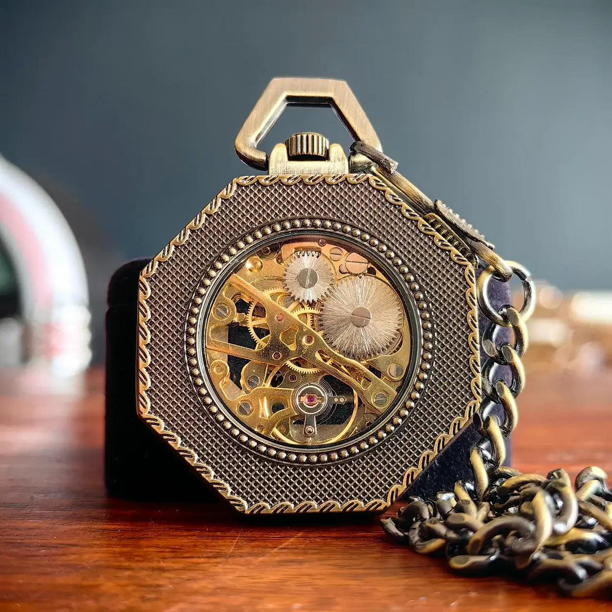 Oktagonale, hohle mechanische Taschenuhr aus Bronze