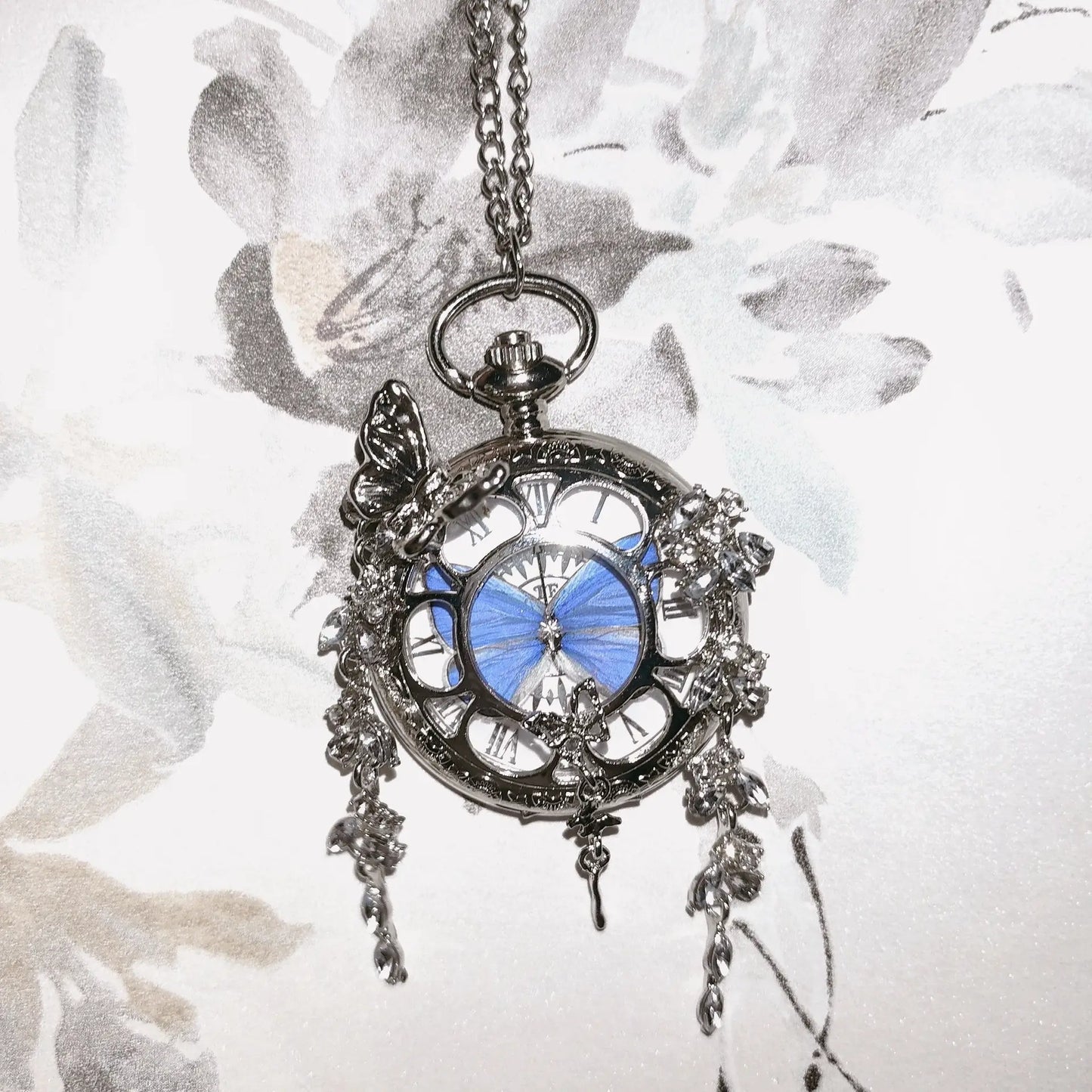 Butterfly Pocket Watch – Vintage-Inspired Keepsake with Crystal Charms