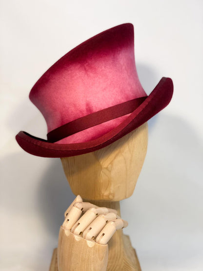 Chapeau haut-de-forme asymétrique