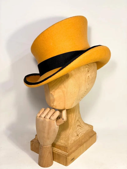 Chapeau haut-de-forme asymétrique