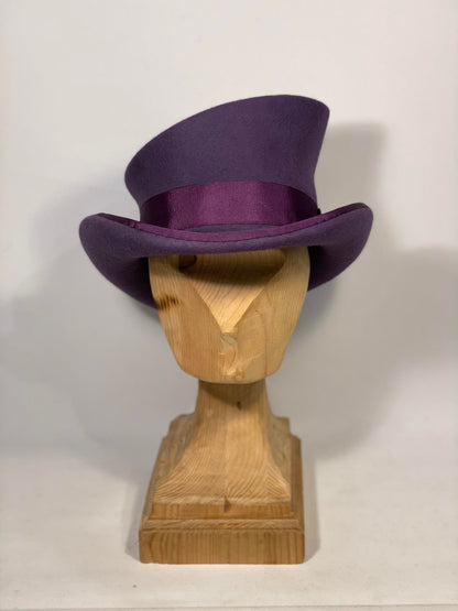 Chapeau haut-de-forme asymétrique