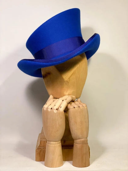 Chapeau haut-de-forme asymétrique