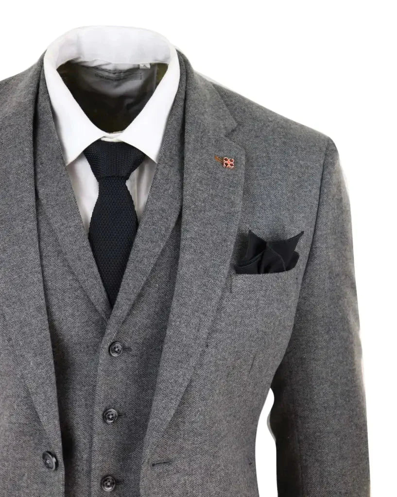 Grey Tweed 3-Piece Suit for Men – Vintage Formal Attire with Waistcoat