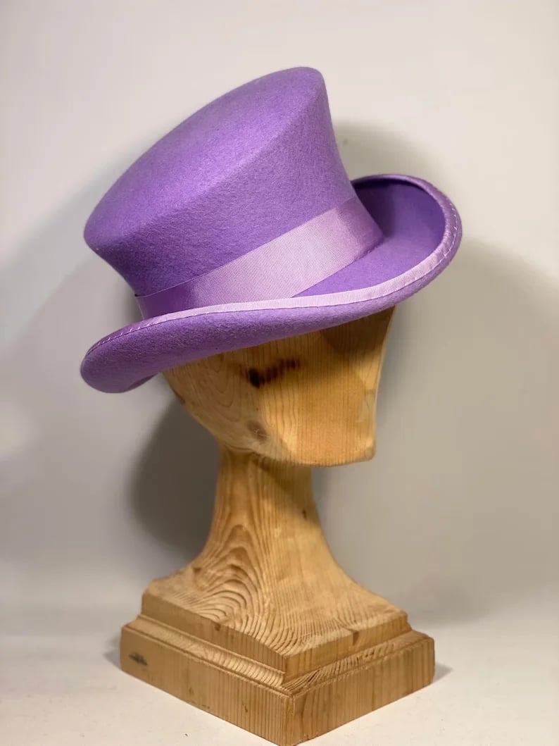 Chapeau haut-de-forme asymétrique