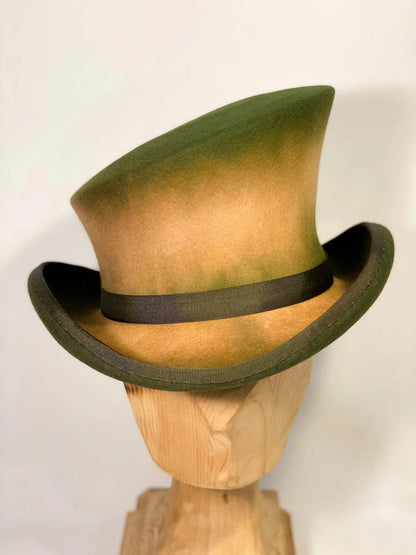 Chapeau haut-de-forme asymétrique