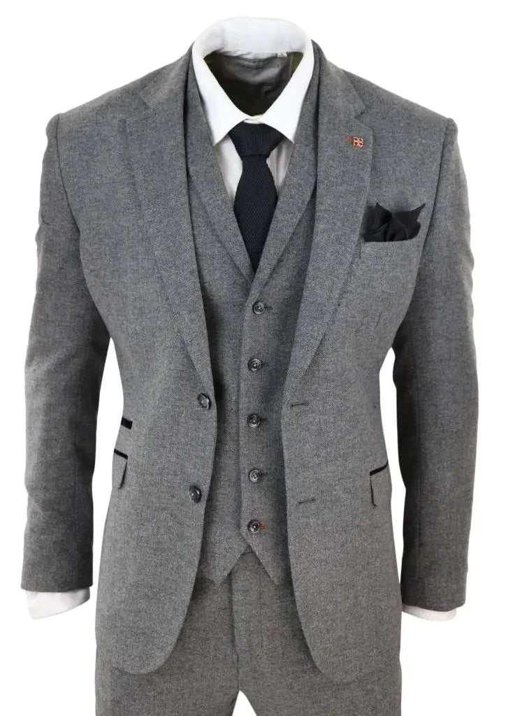 Grey Tweed 3-Piece Suit for Men – Vintage Formal Attire with Waistcoat